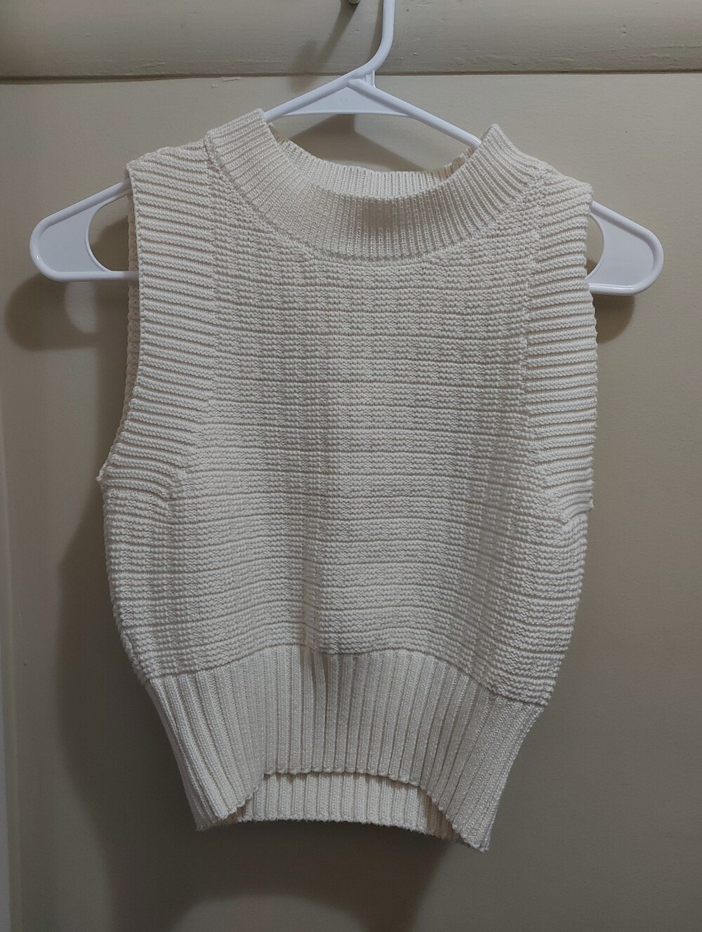 Dynamite Cream Sleeveless Knit Sweater Vest